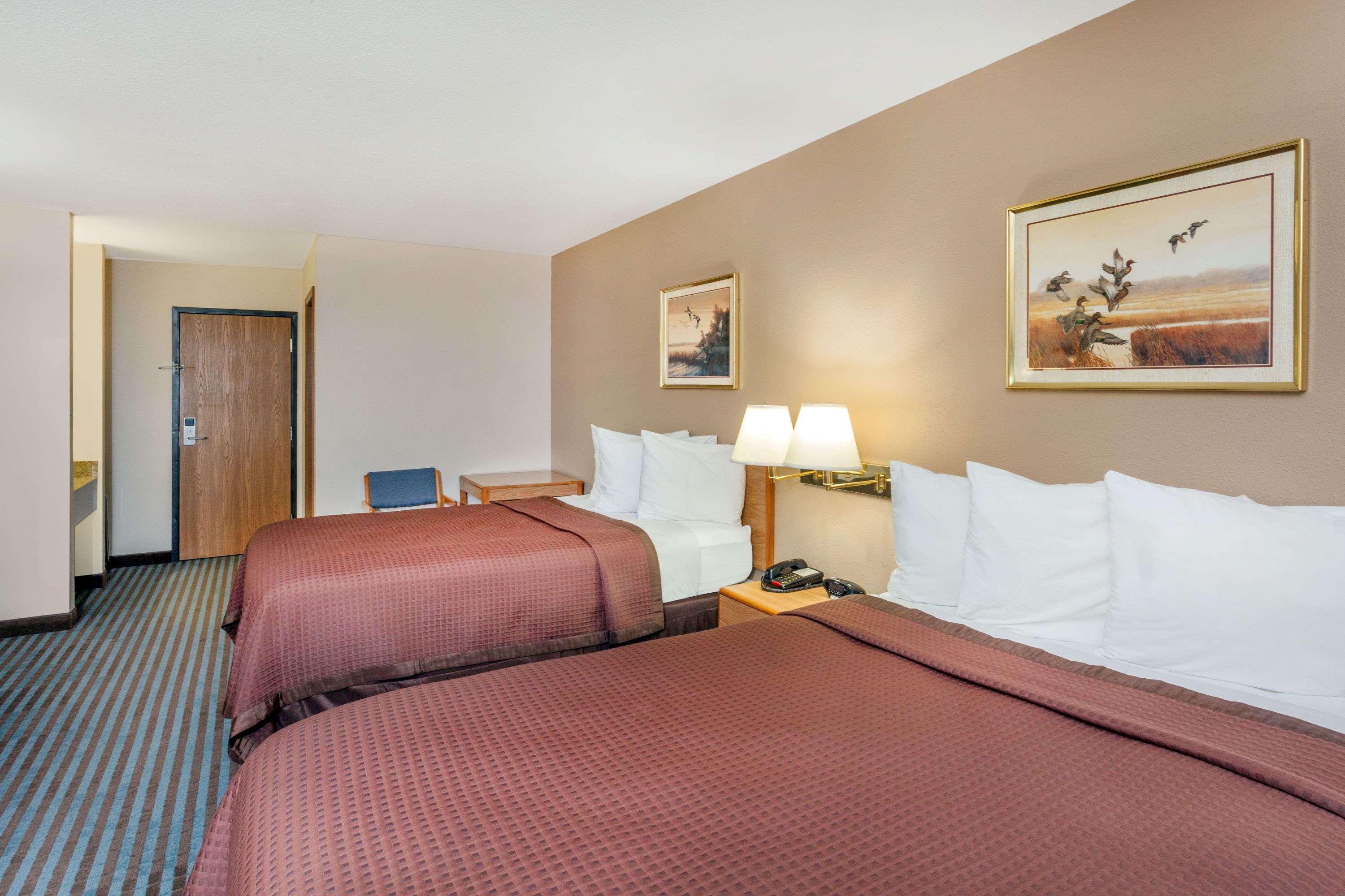 Days Inn By Wyndham Charleston Ngoại thất bức ảnh