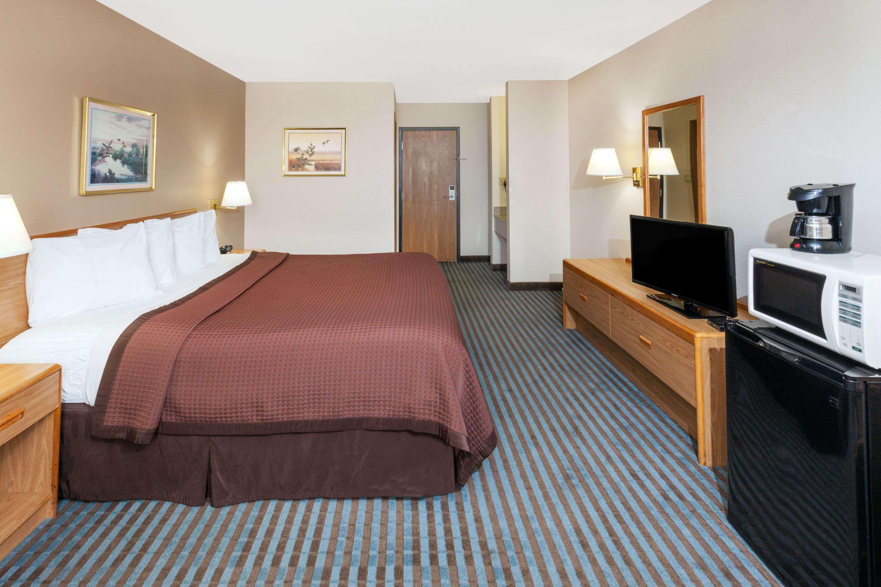 Days Inn By Wyndham Charleston Ngoại thất bức ảnh