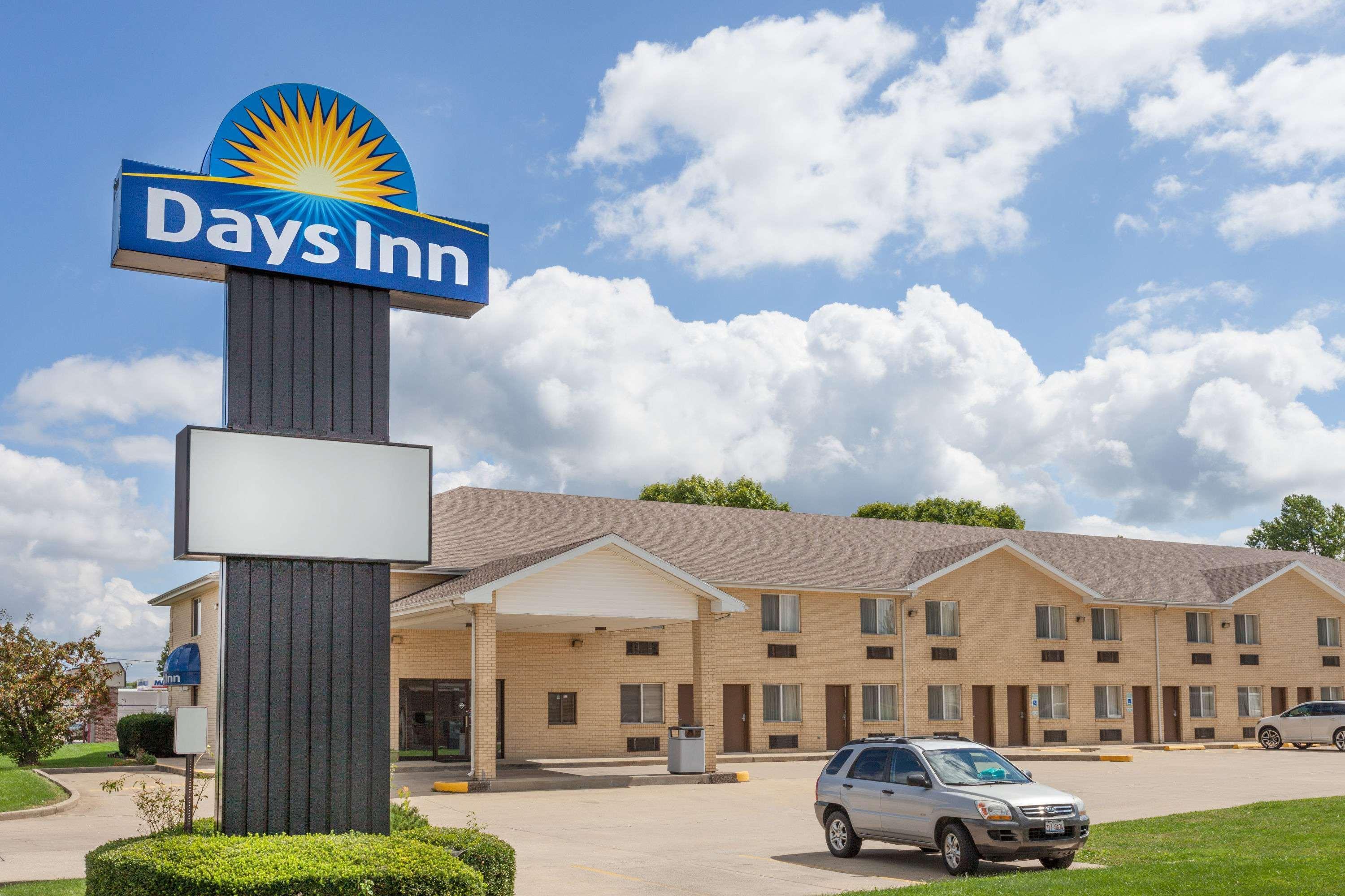 Days Inn By Wyndham Charleston Ngoại thất bức ảnh