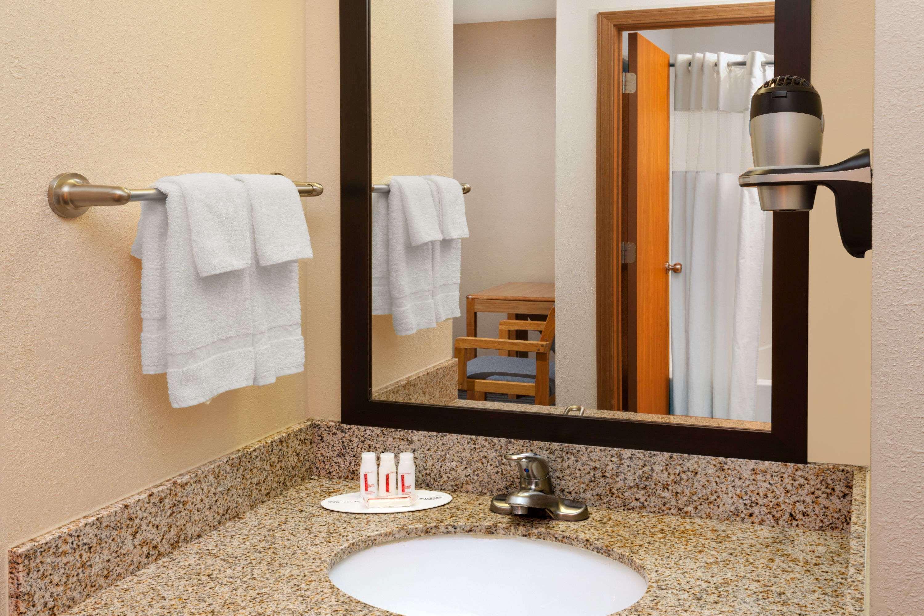 Days Inn By Wyndham Charleston Ngoại thất bức ảnh