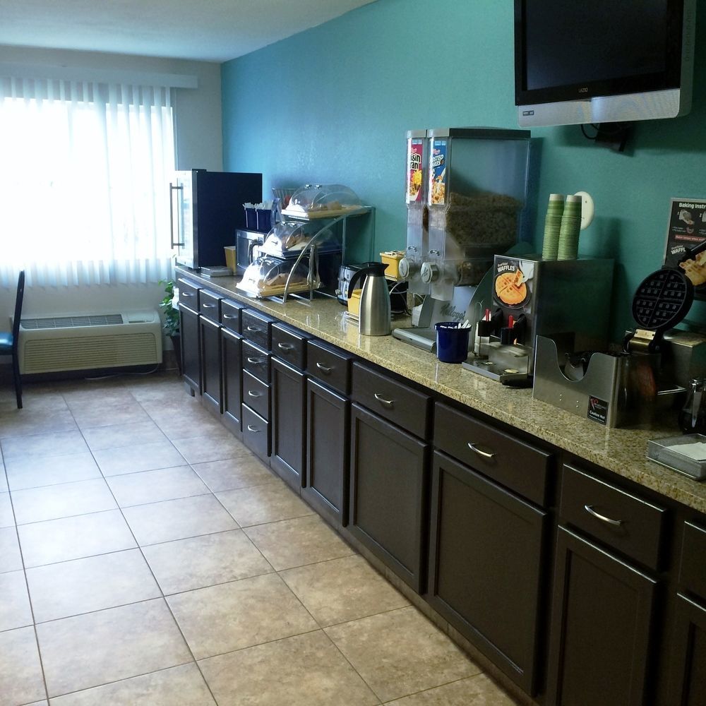 Days Inn By Wyndham Charleston Ngoại thất bức ảnh